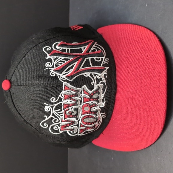 New Era,59Fifty,New York Yankees Black/ Red Fitted Hat,Size 7 3/8. - Picture 2 of 10